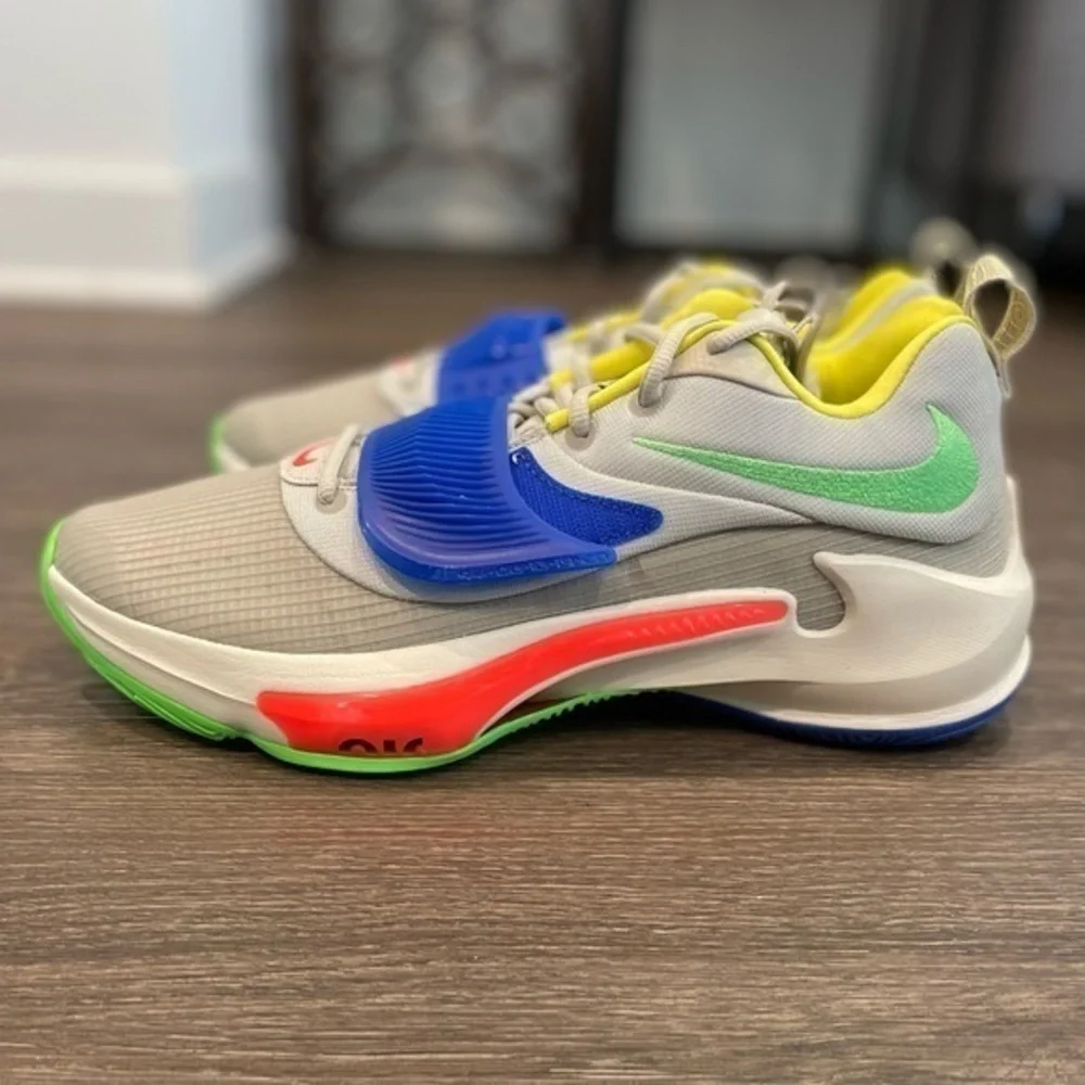 Nike Zoom Freak 3 Light Stone sz 9.5, 11